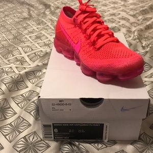 WOMENS Nike vapormax